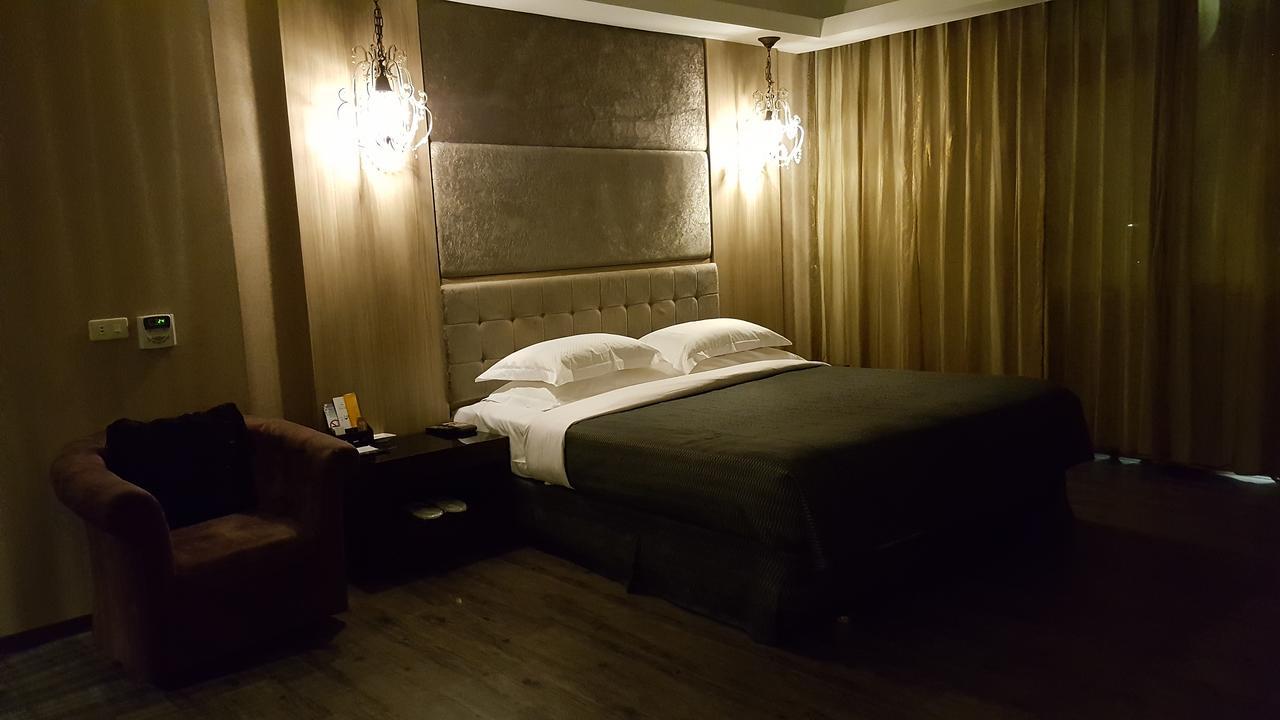 The Riverside Hotel & Motel Kao-siung Exteriér fotografie