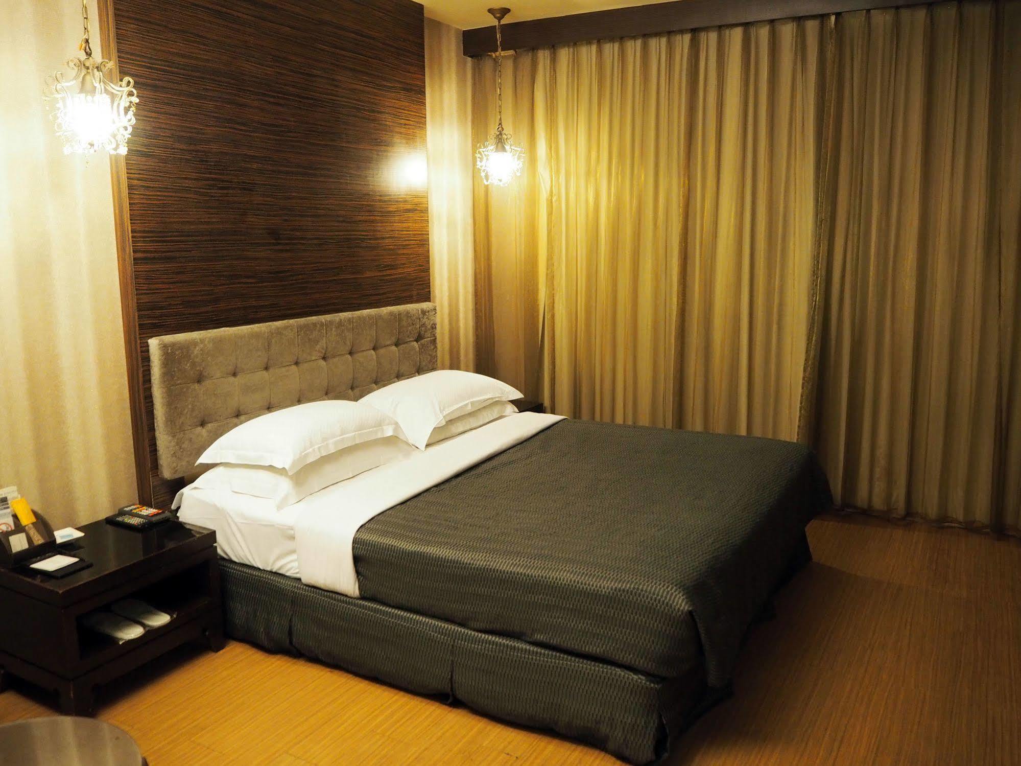 The Riverside Hotel & Motel Kao-siung Exteriér fotografie